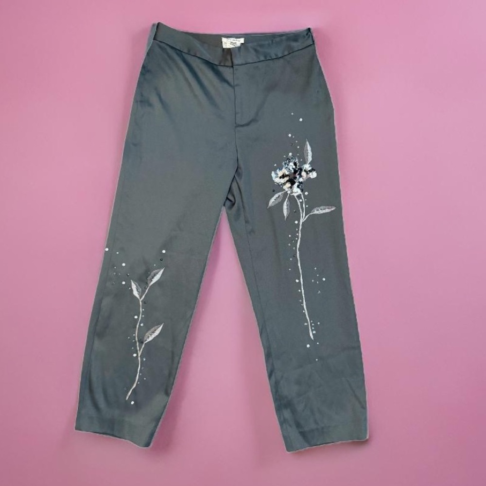 Mandalay flower embroidery and sequins